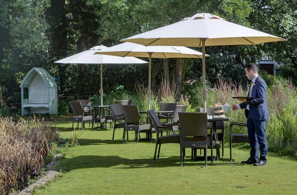 Frensham Pond Country House Hotel & Spa Farnham  Esterno foto