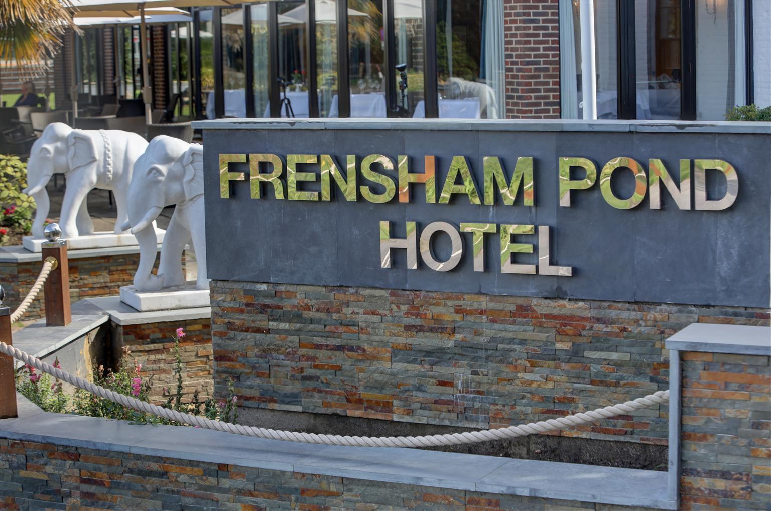 Frensham Pond Country House Hotel & Spa Farnham  Esterno foto