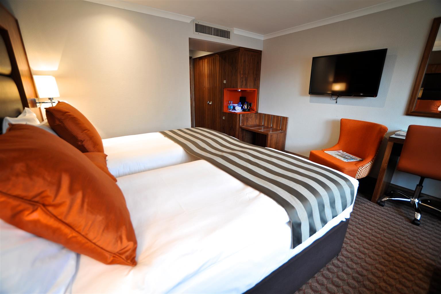 Frensham Pond Country House Hotel & Spa Farnham  Esterno foto