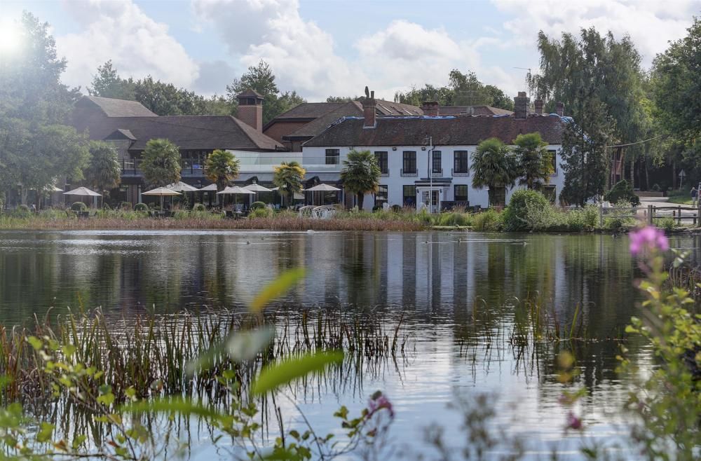 Frensham Pond Country House Hotel & Spa Farnham  Esterno foto